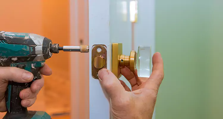 Broken Door Knob Fix in Foster City, CA